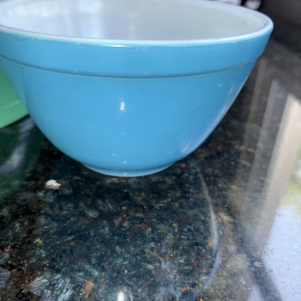 Vintage 1940's Pyrex - Set of 3 Primary Colors Mixing Bowls  401, 402, 403